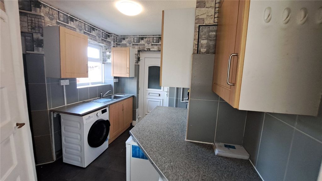 Property photo 3 of 24 Picture No. 15