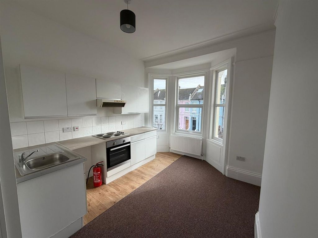 Property photo 2 of 9 6.Jpg