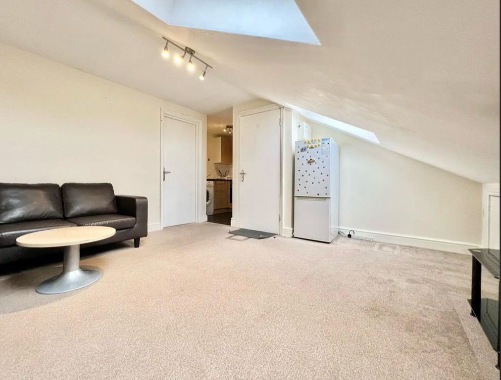 Property photo 3 of 5 Gallery