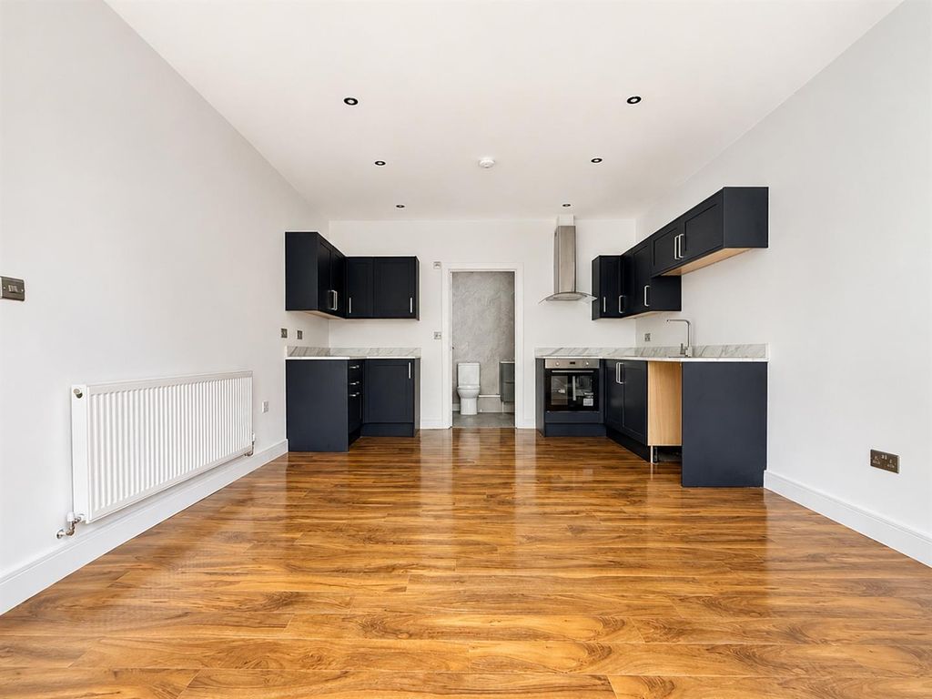 Property photo 3 of 10 80A28E6E-8D86-4A88-982B-7458Dd783653 2.Jpg