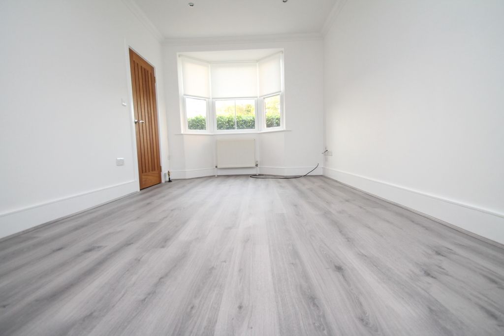 Property photo 2 of 13 1914663