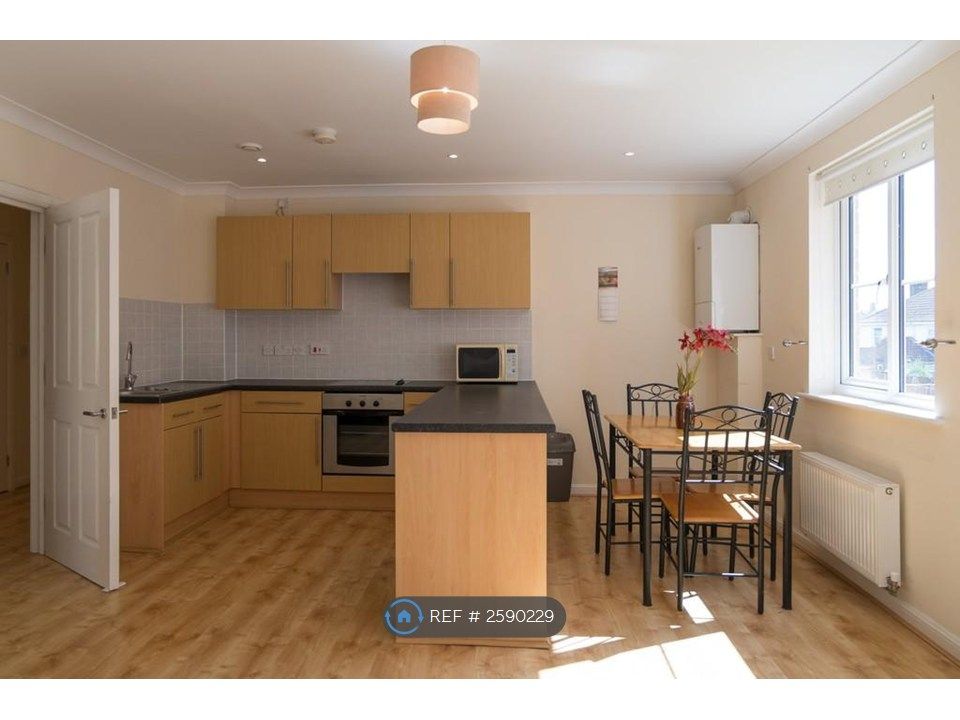 Property photo 3 of 6 Kitchen/Dining