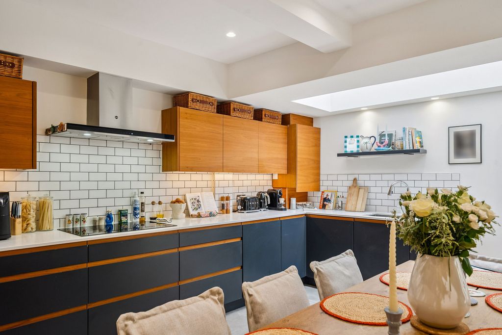 Property photo 3 of 29