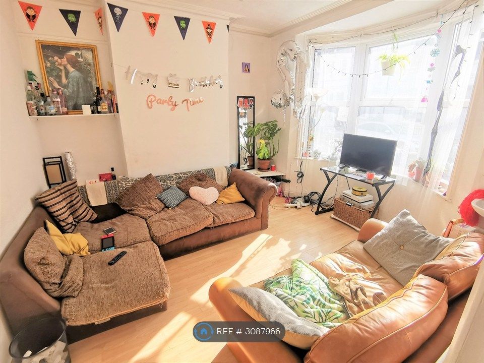 Property photo 2 of 14