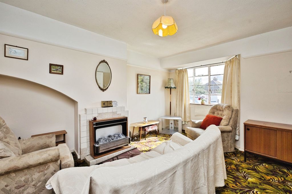 Property photo 2 of 13