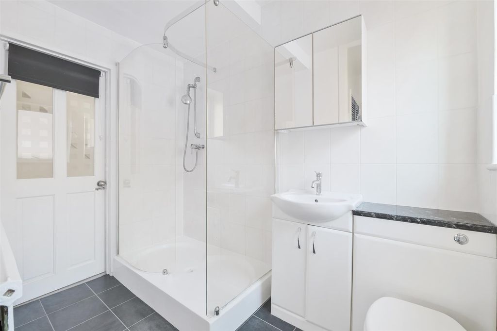 Property photo 2 of 12 Endsleigh Road (6).Jpg