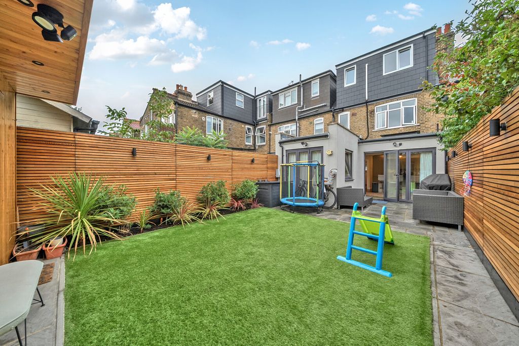 Property photo 3 of 16 1520139-13-1A09F4...