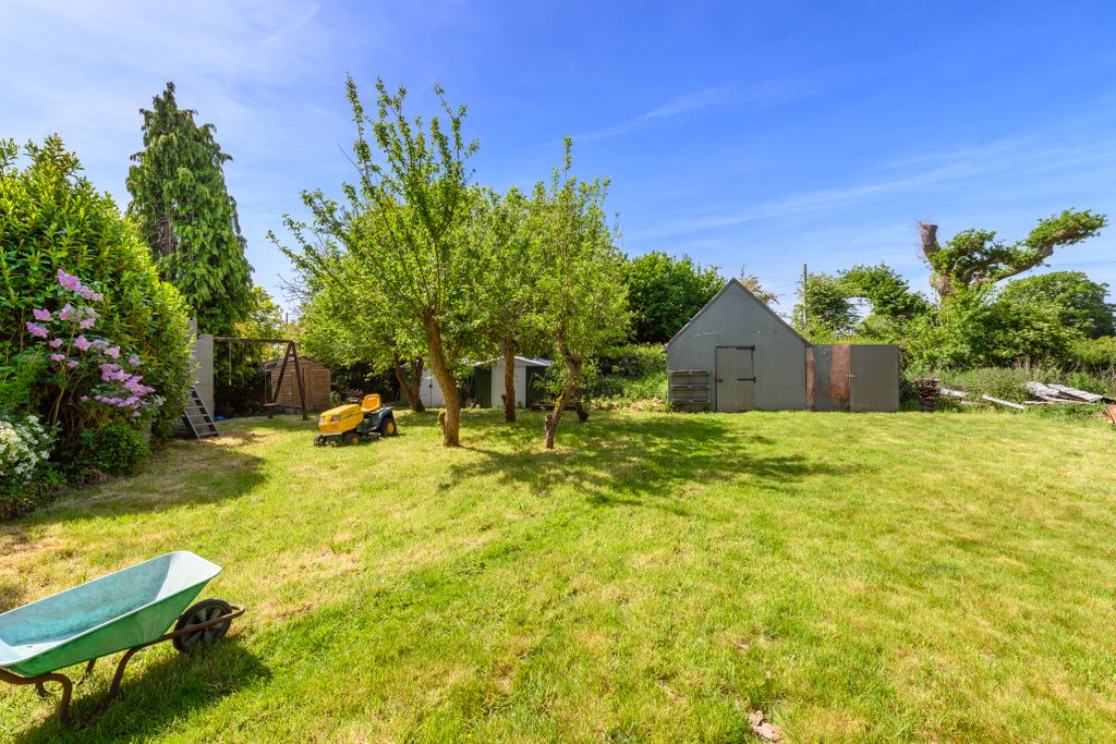 Property photo 2 of 28