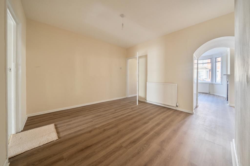 Property photo 2 of 21 Dining Room