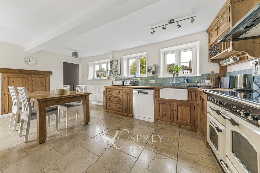 Property photo 3 of 23 Kitchen/Diner