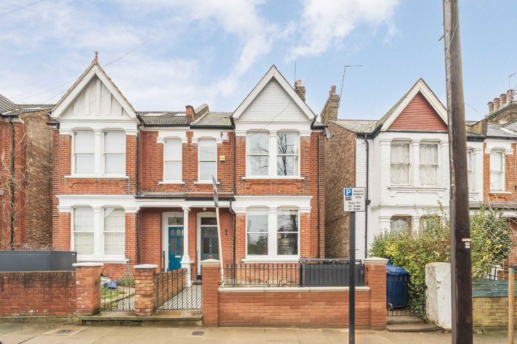 Property photo 1 of 9