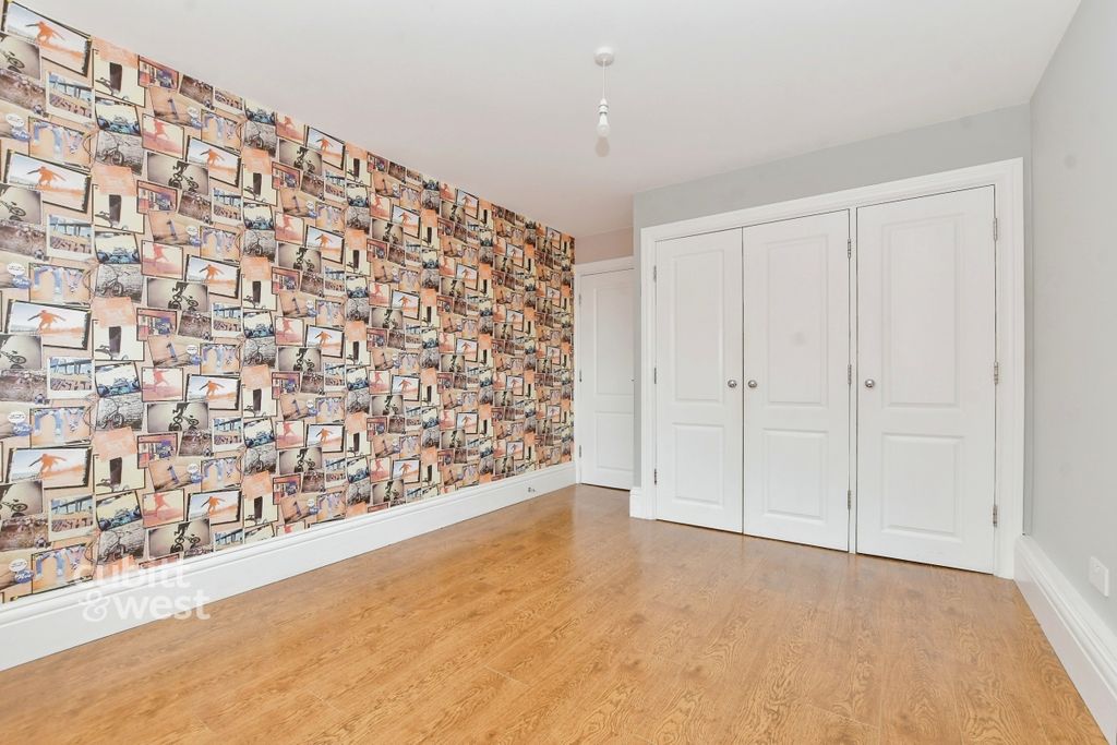 Property photo 2 of 10 6E8648cd-901Gevs3