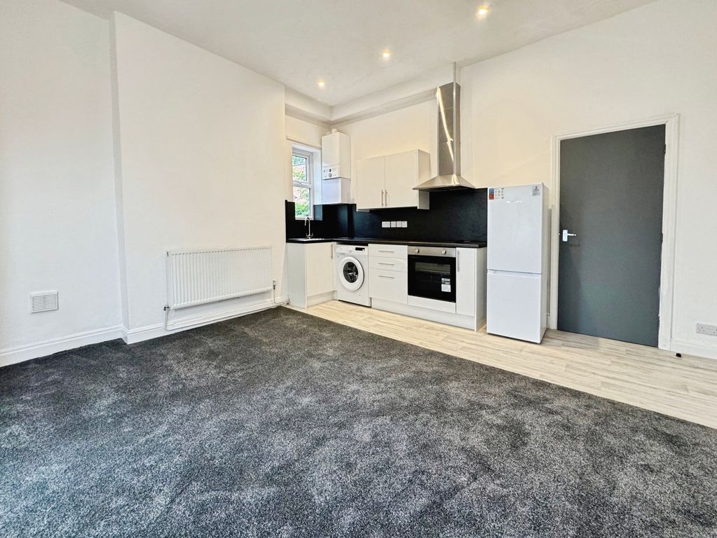 Property photo 3 of 8 Pbox-Img.Jpg