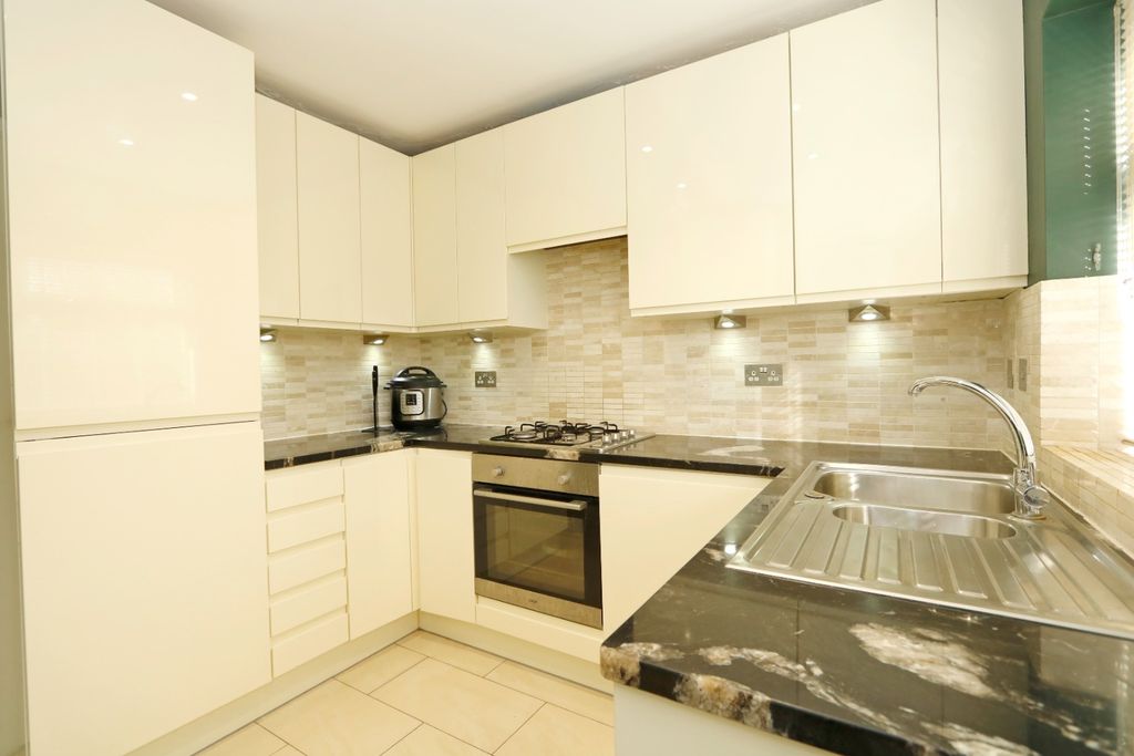 Property photo 3 of 17 3677277