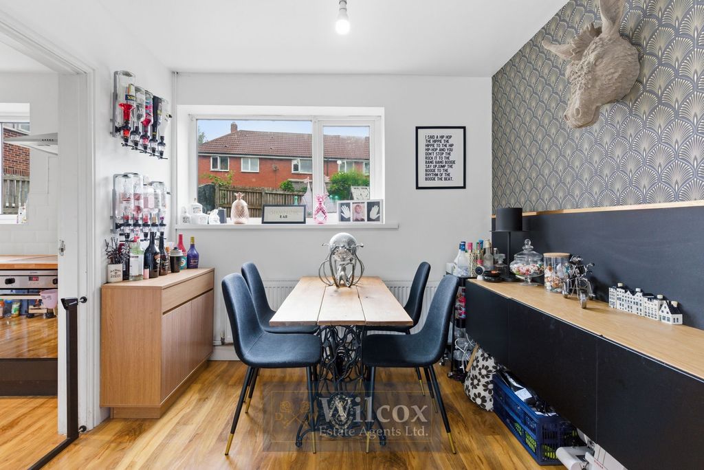 Property photo 3 of 33