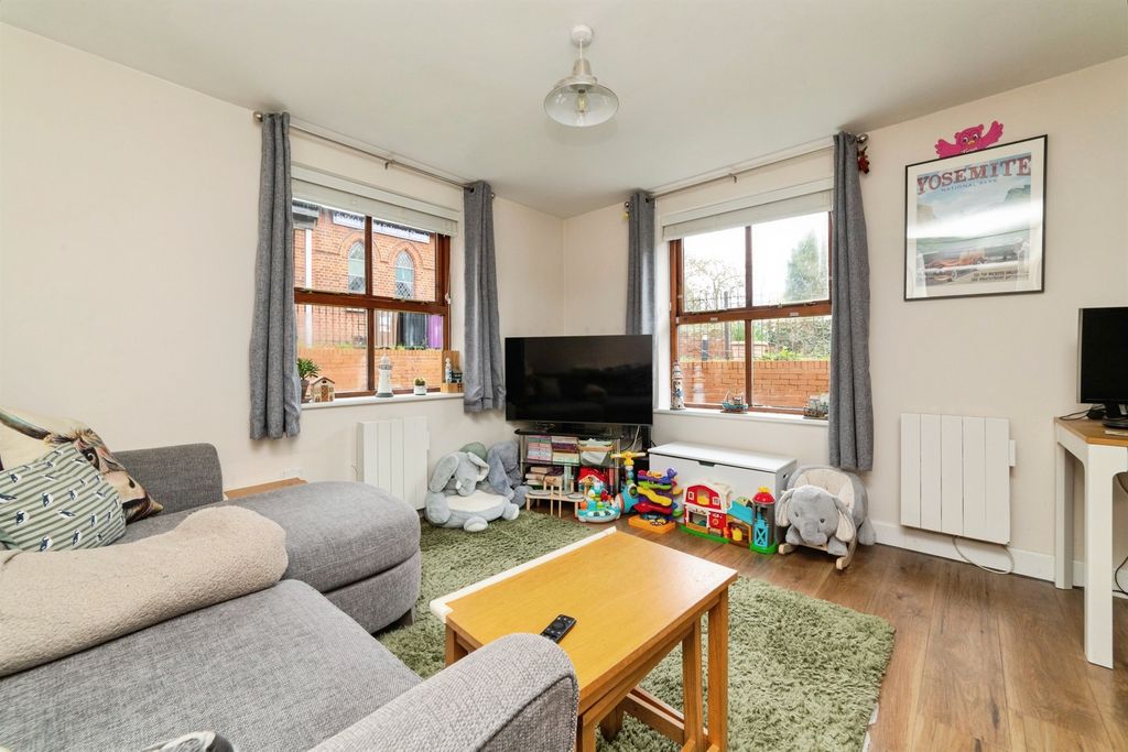 Property photo 2 of 18