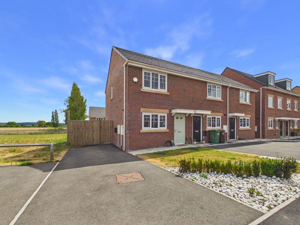 Property photo 1 of 15 Cam02637G0-Pr0060-Still023