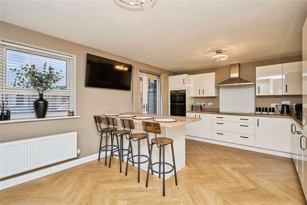 Property photo 2 of 23 Kitchen