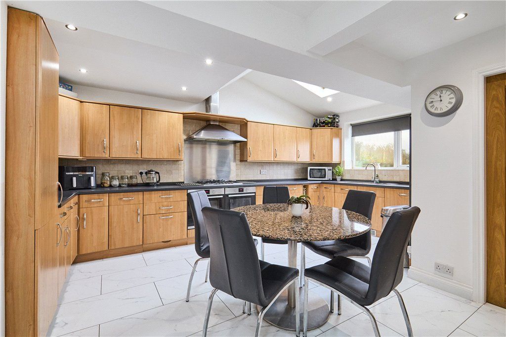Property photo 3 of 19 Dining Kitchen