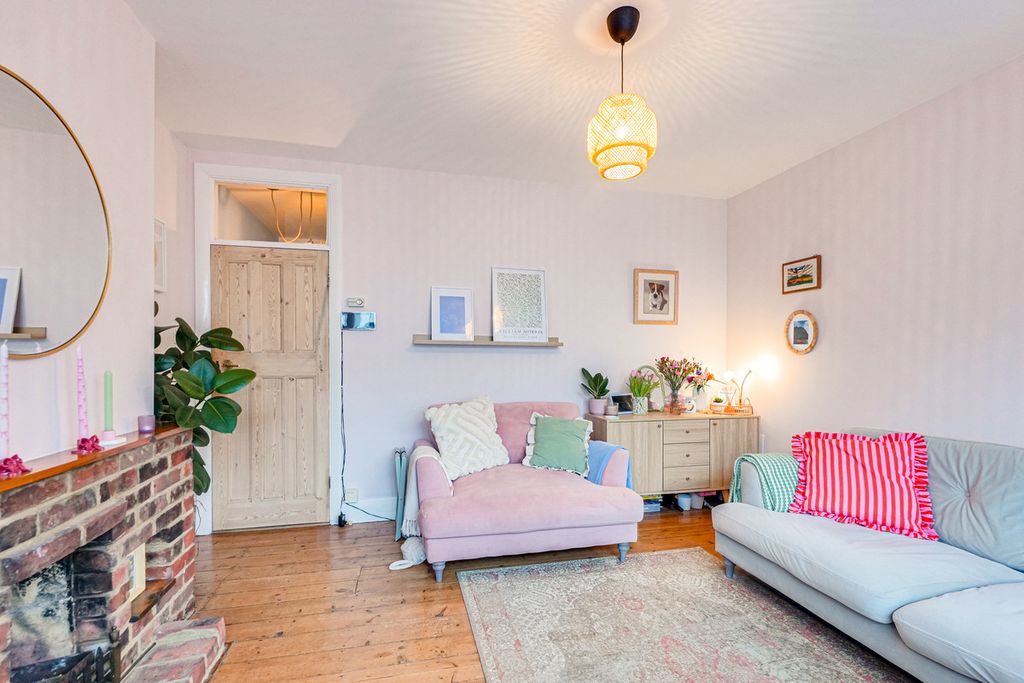 Property photo 3 of 19