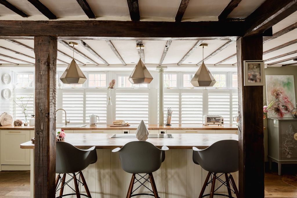 Property photo 3 of 44