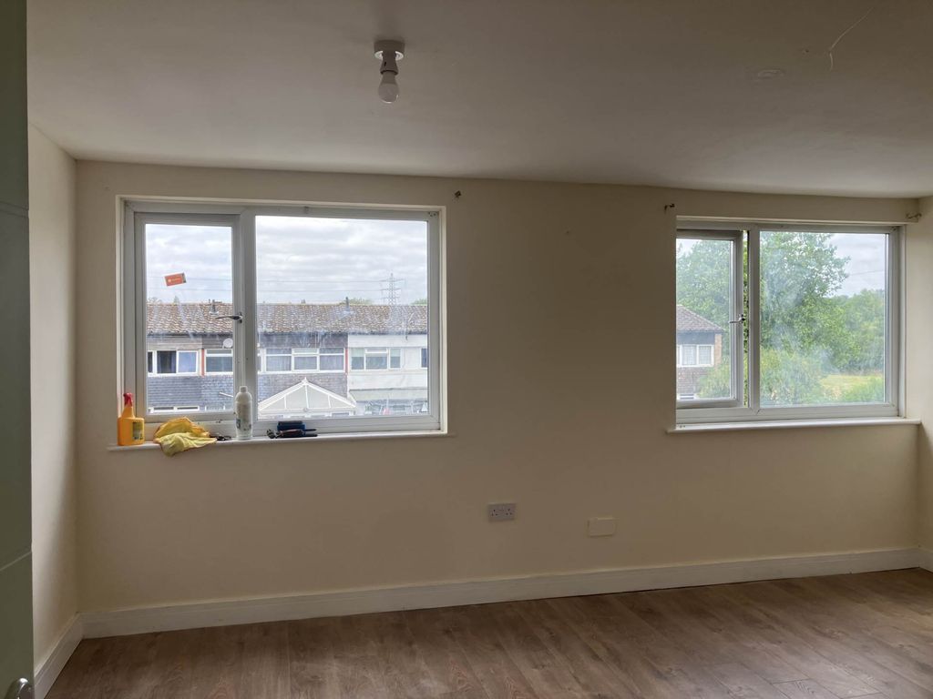 Property photo 3 of 29