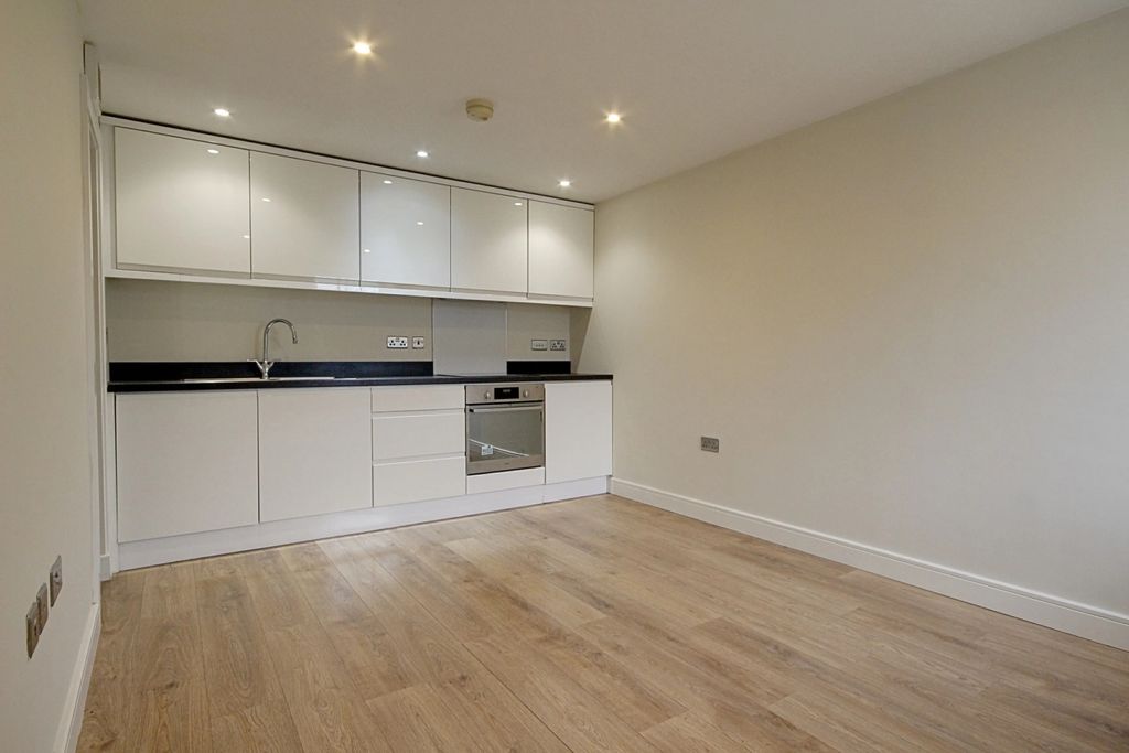 Property photo 2 of 12 4 Oby Living Kitchen1