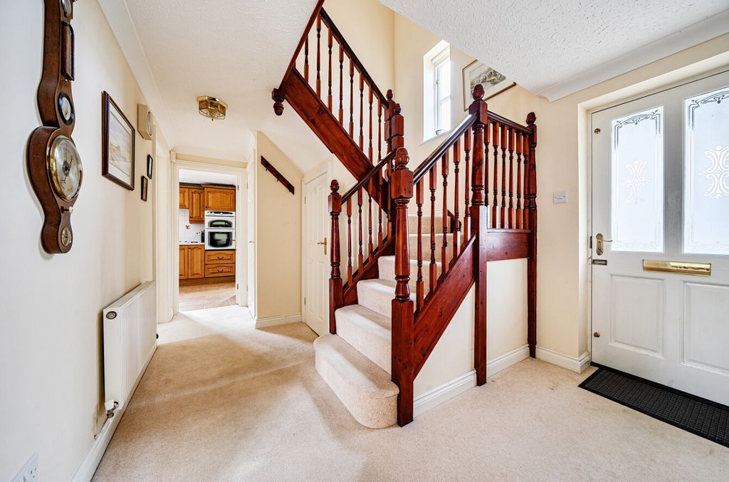 Property photo 2 of 23 1467348-13-6A1Da2...