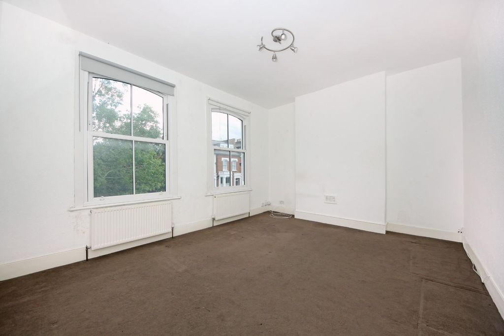 Property photo 2 of 8