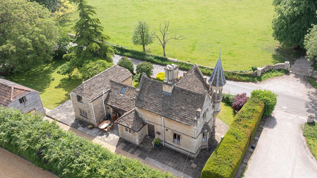 Property photo 2 of 50 Malmesbury Lodge-6.Jpg