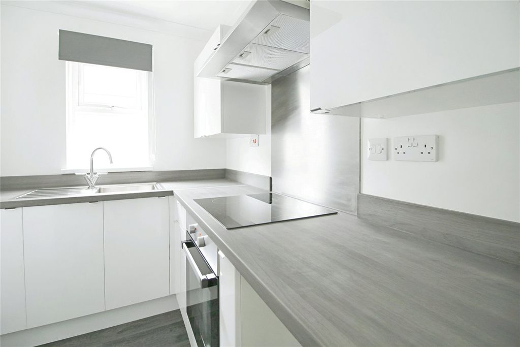 Property photo 2 of 8 Kitchen