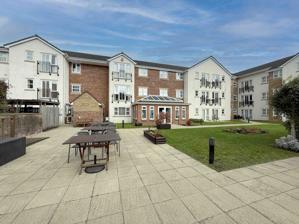 Property photo 1 of 18 1 Bed Retirement To Rent Birch Court, Swansea Sa6