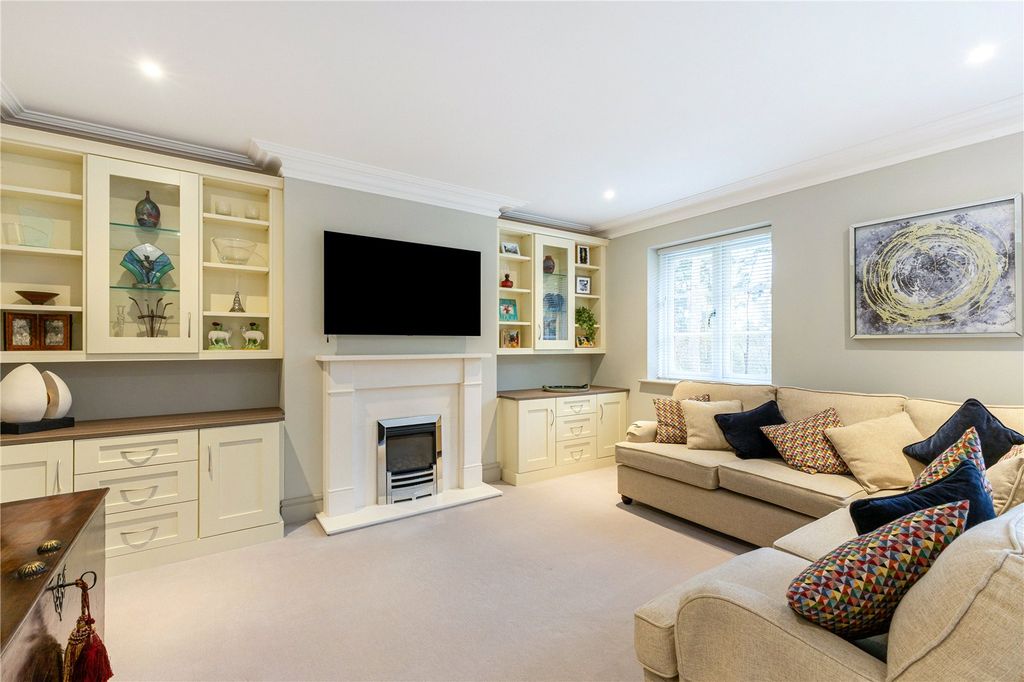 Property photo 3 of 16 Drawing Room