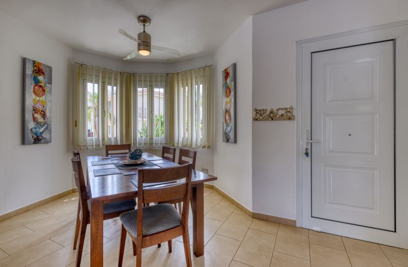 Property photo 2 of 25 Entrance Dining