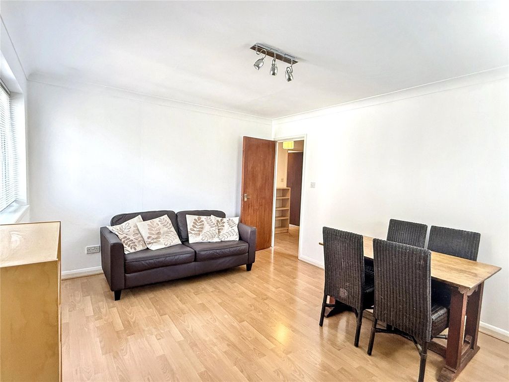 Property photo 2 of 14 Picture No. 10
