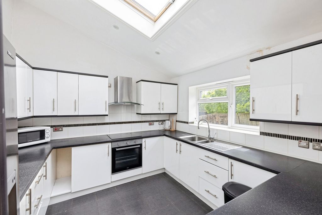 Property photo 3 of 20 Pbox-Img.Jpg