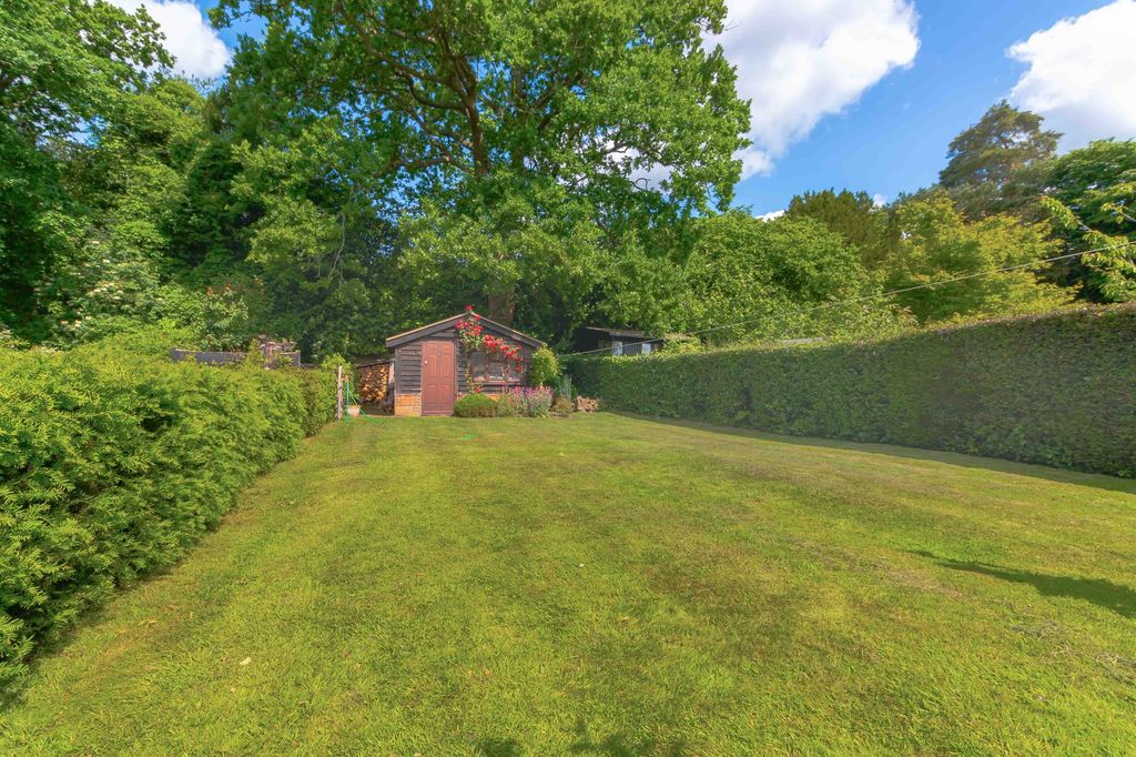 Property photo 2 of 21