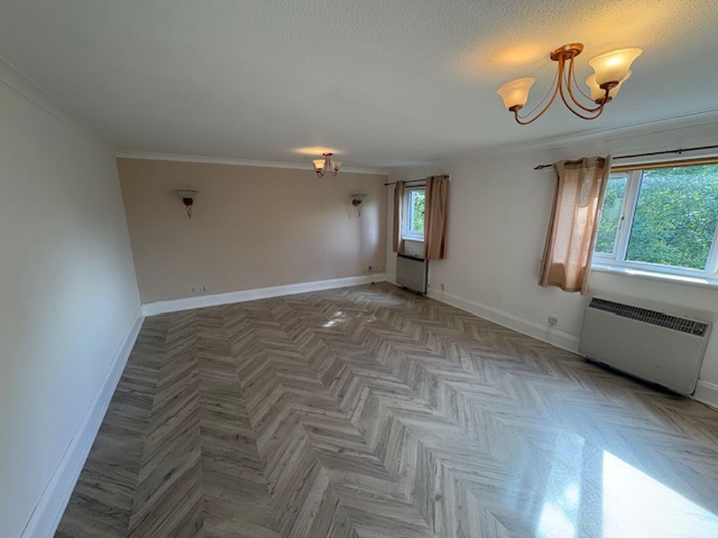 Property photo 1 of 7 Photo 6