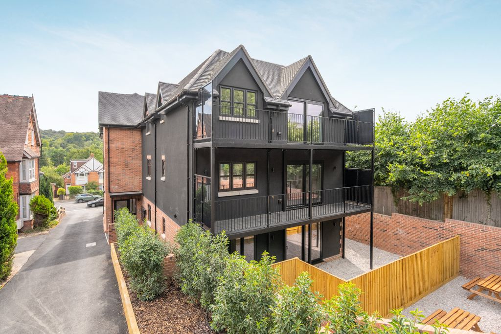 Property photo 1 of 14 London Road_July-3