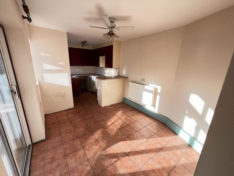 Property photo 3 of 9 Photo 2