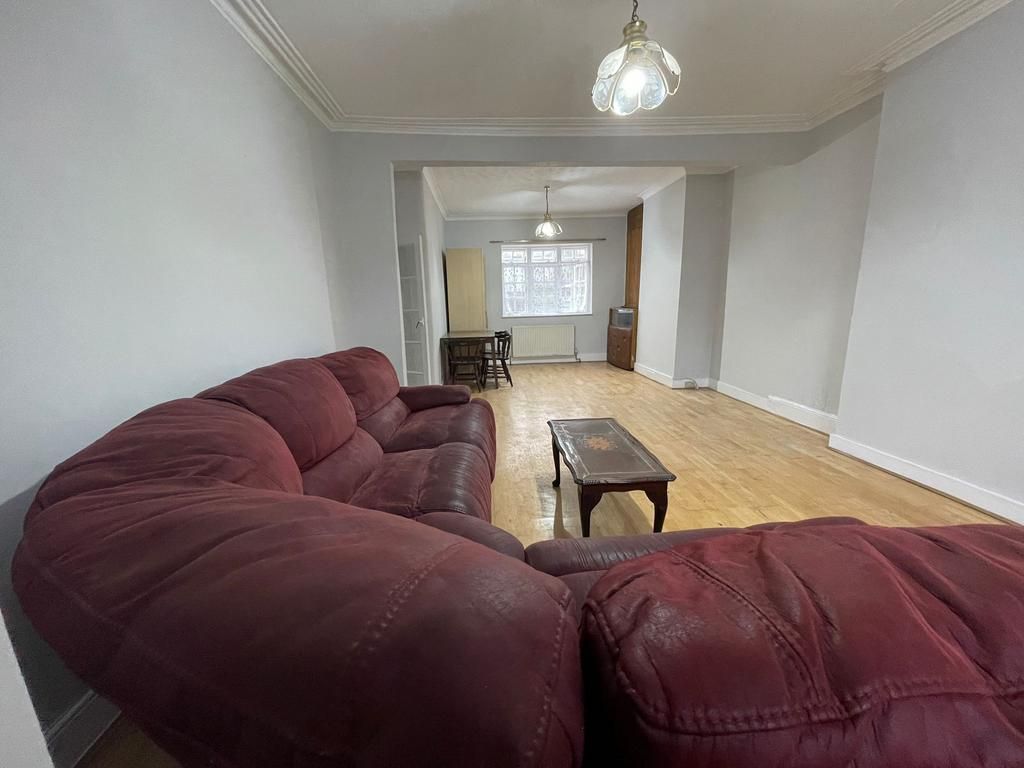 Property photo 2 of 26