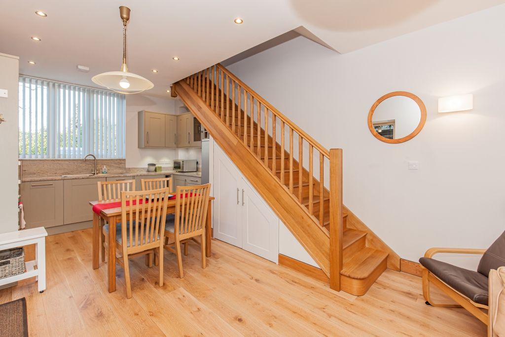 Property photo 3 of 9 123359