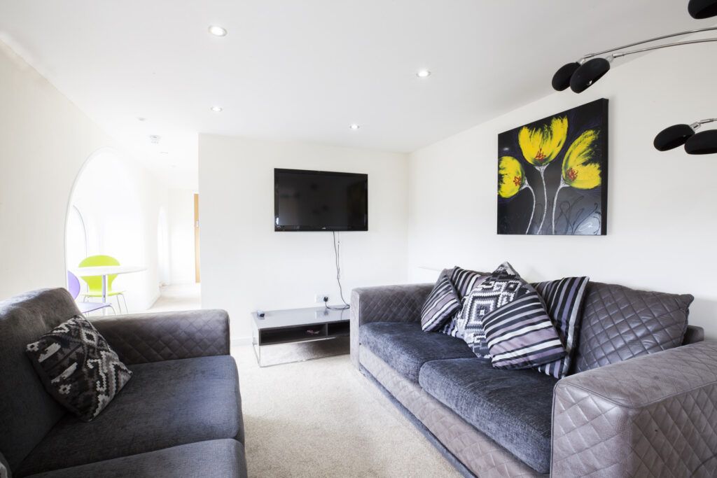 Property photo 3 of 8