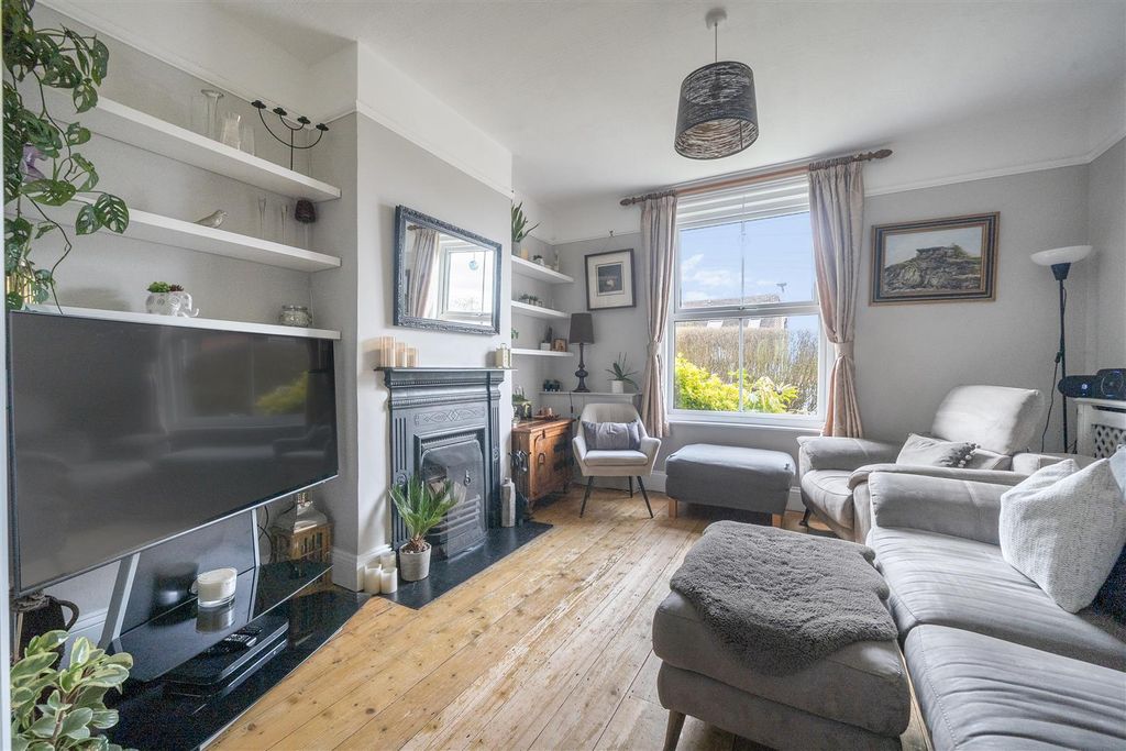 Property photo 2 of 24 1437956-25-69ce3450041Bb.Jpg