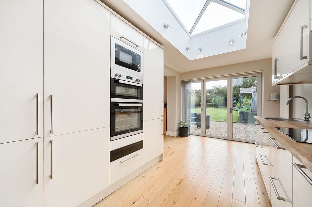 Property photo 3 of 23