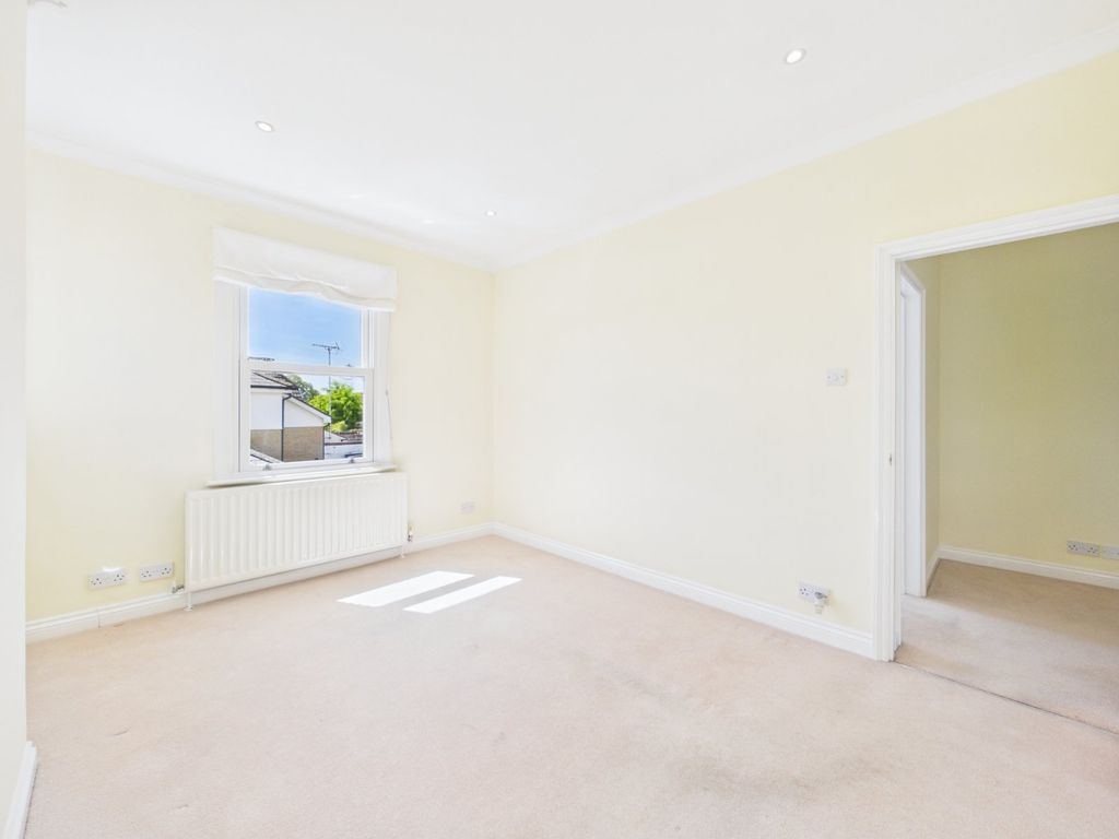 Property photo 3 of 7 Picture No. 10