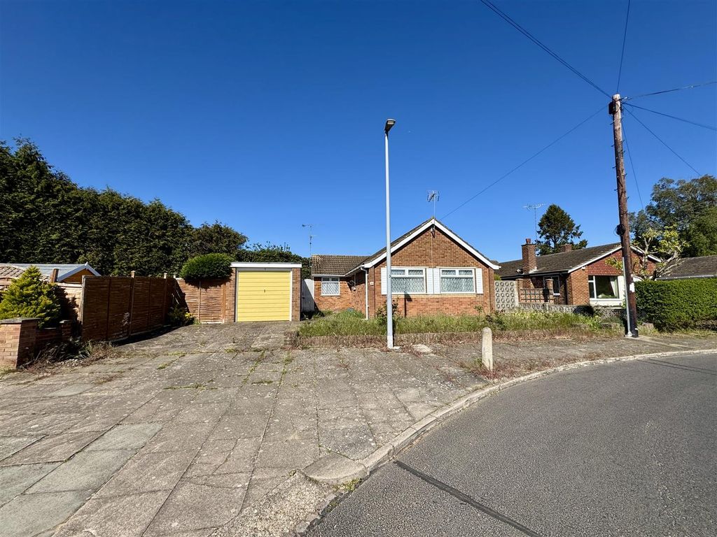 Property photo 1 of 10 Front