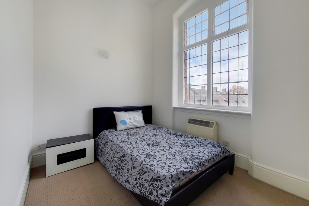 Property photo 3 of 12