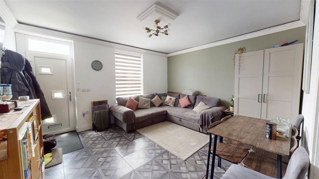 Property photo 3 of 10 Dining Lounge