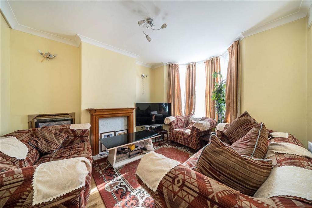 Property photo 2 of 8